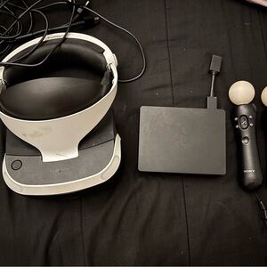 Sony VR Headset with Controllers - Black and White